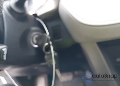 2015 Toyota Rav4 Le z USA, uszkodzony, nr VIN JTMZFREV9FD067650